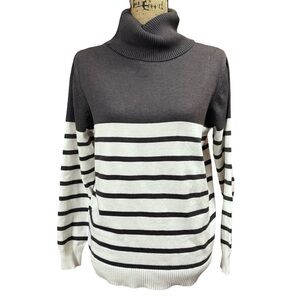 Grey & White Striped Turtleneck Sweater Size Small